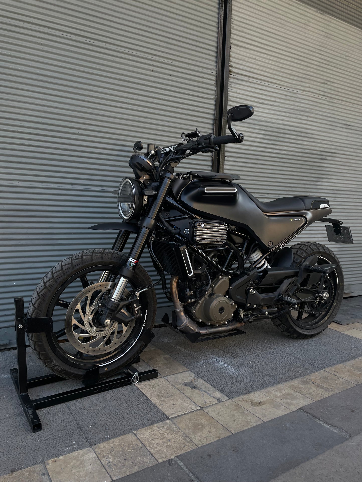 Husqvarna Svartpilen High Fender